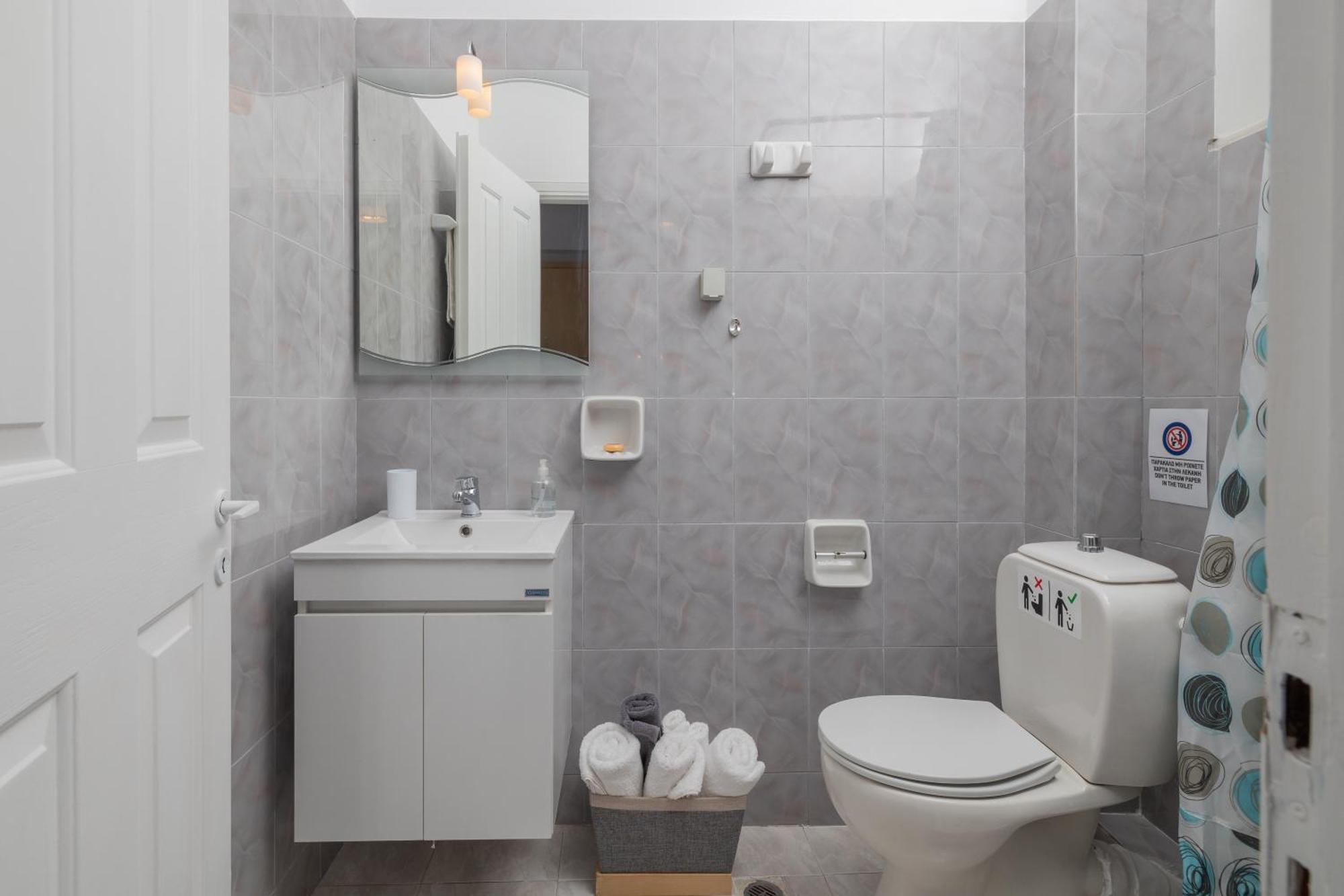 White House Studios & Apartments Аргостоліон Номер фото